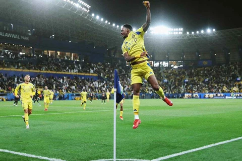 قبل موقعة الهلال.. إصابة في الكتف تبعد دوران عن تدريبات النصر